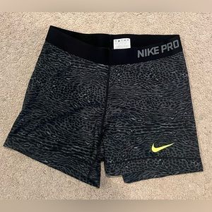 Women’s Nike Pro 3” short